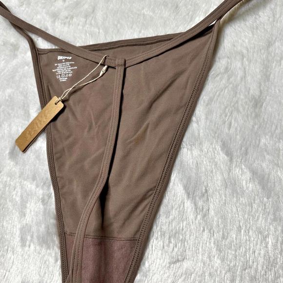 NWT Skims Fits Everybody T-String Thong in Umber Women’s 4X - Picture 4 of 7